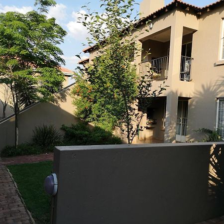 Airport Lodge Guest House Kempton Park Esterno foto