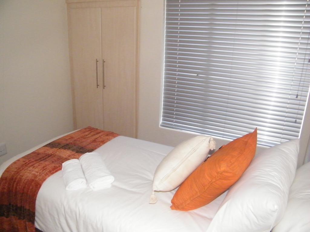 Airport Lodge Guest House Kempton Park Esterno foto